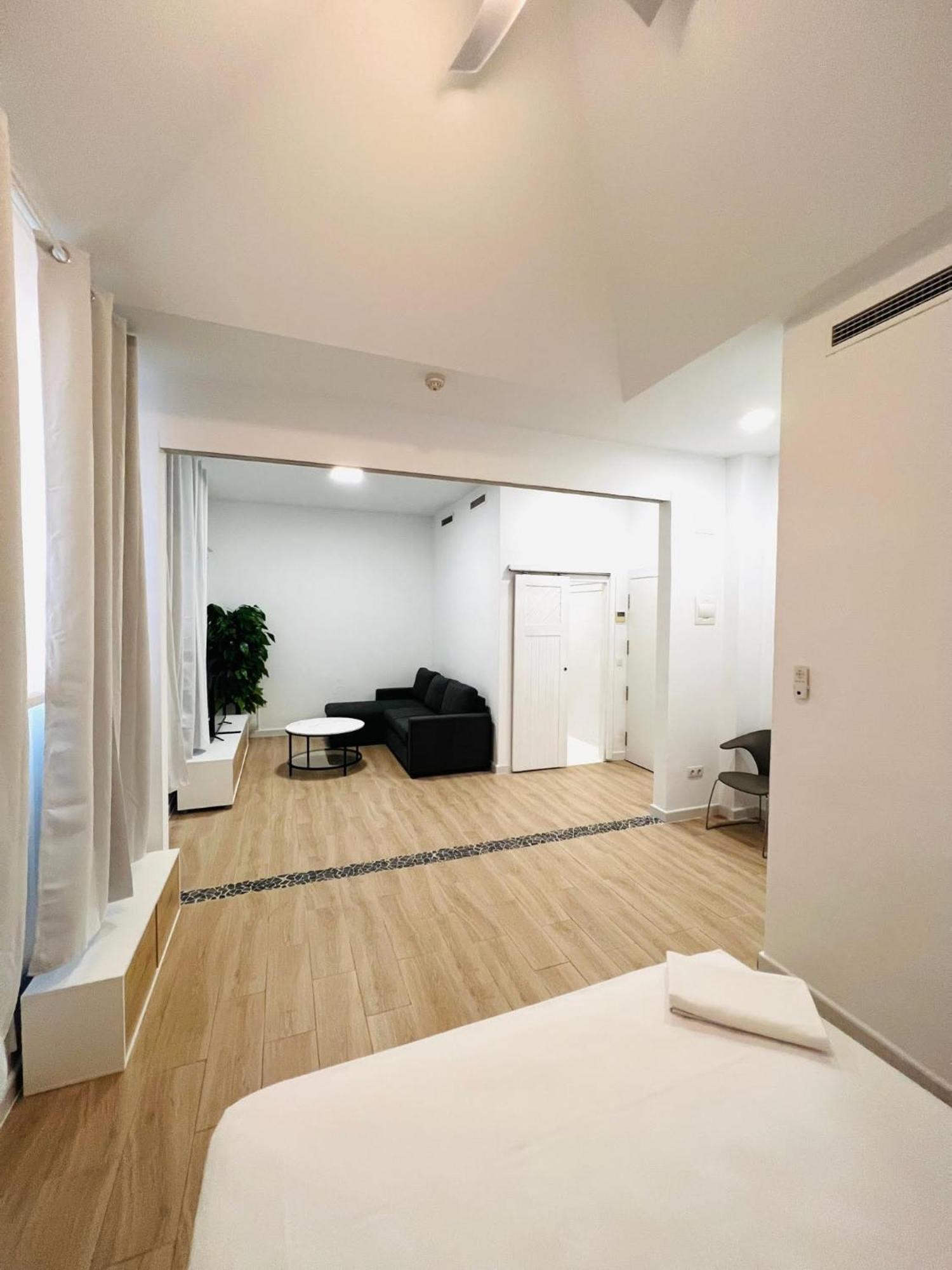 Suites Puente De Hierro 베니카씸 외부 사진