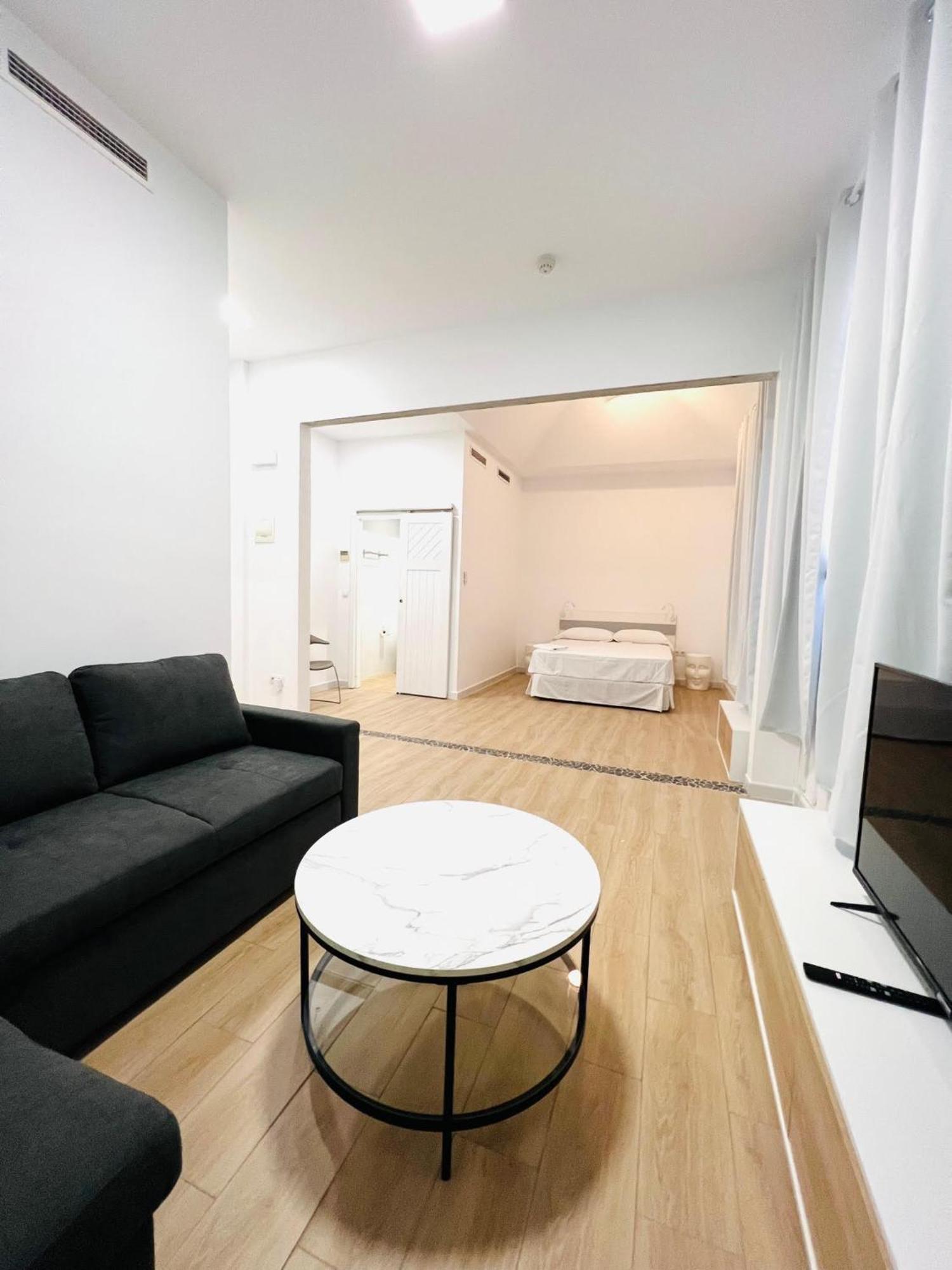 Suites Puente De Hierro 베니카씸 외부 사진